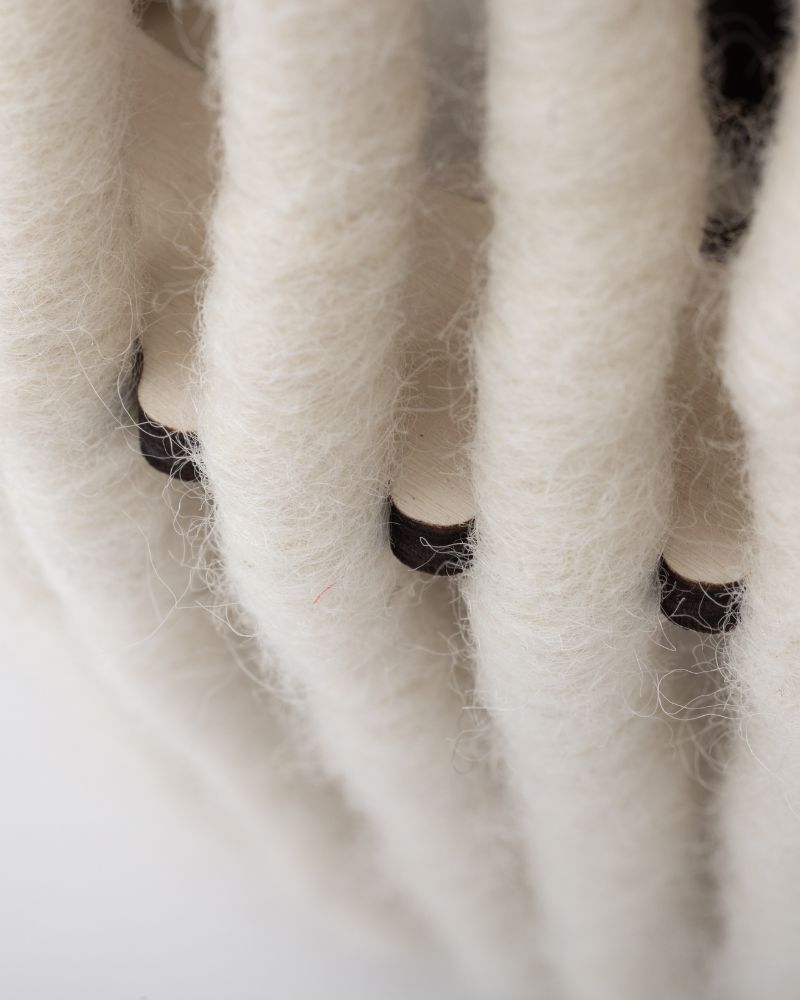 Tischleuchte aus Wolle Konus