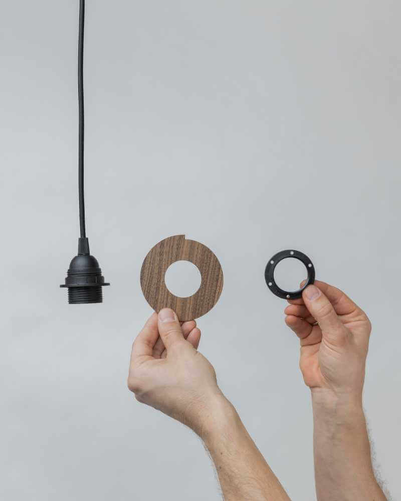 2er Pendelleuchte geschwungen Balkenbaldachin Pastellblau