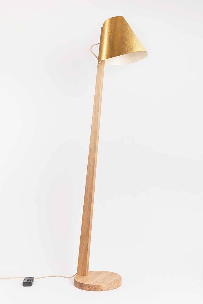 Stehleuchte geschwungen Ananasfasern Pinatex