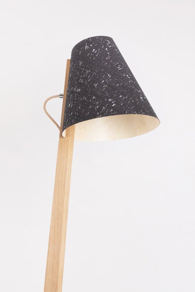 Stehleuchte geschwungen Ananasfasern Pinatex