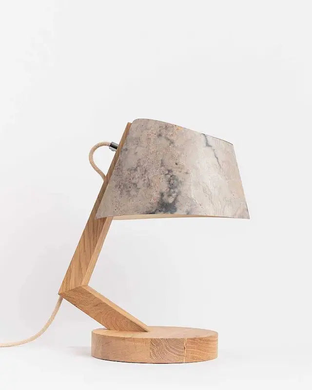 Tischleuchte geschwungen