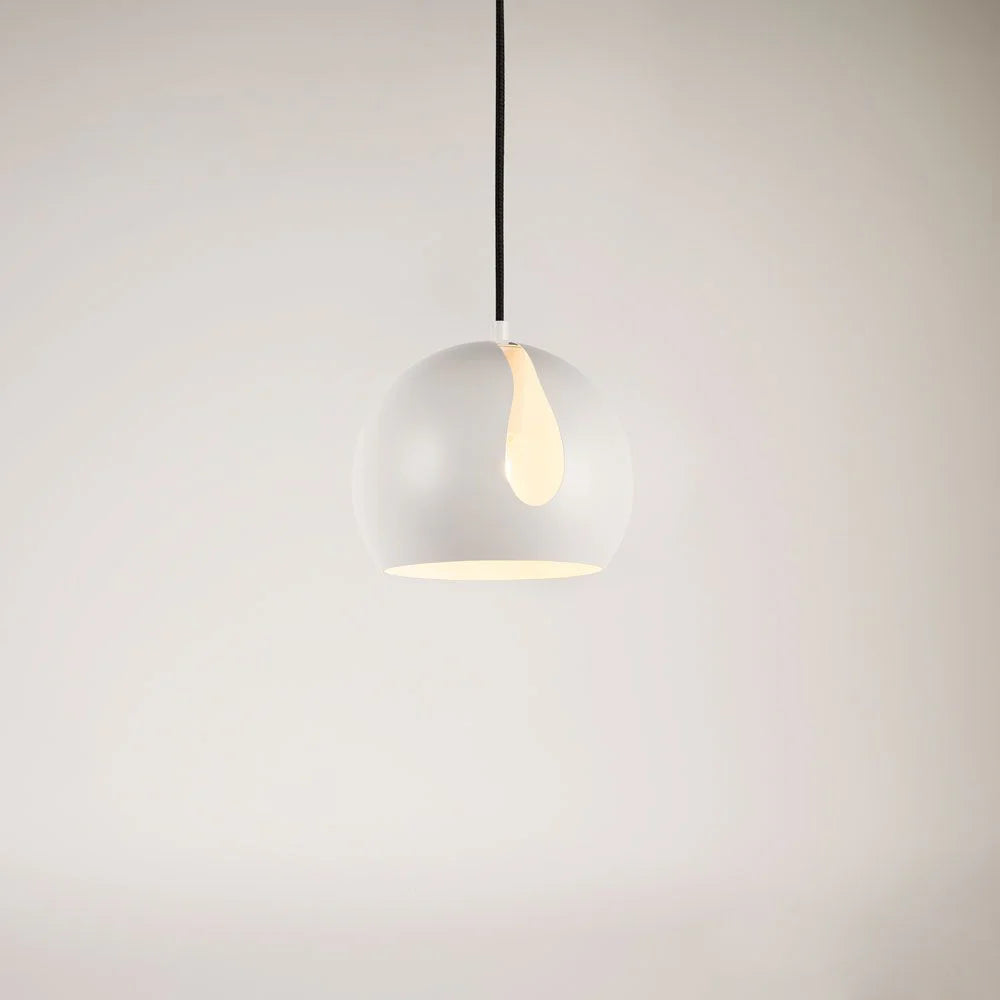 Ball Metall Pendelleuchte mit drehbarem Schirm