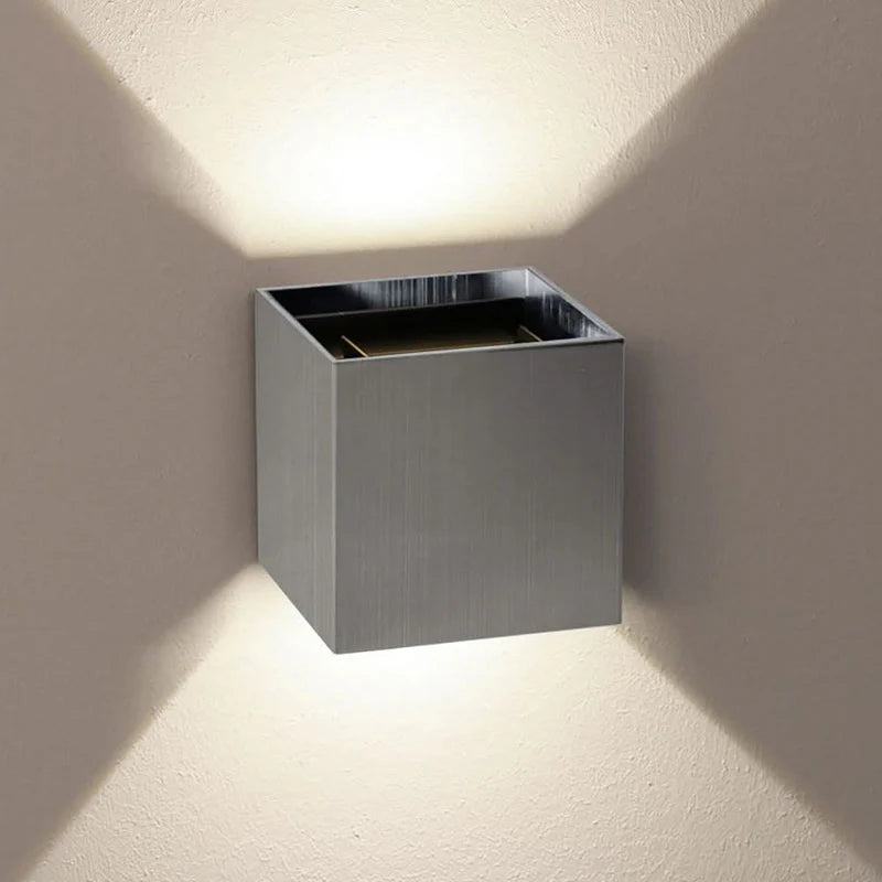 Ixa LED Wandleuchte verstellbare Winkel Innen & Aussen IP44