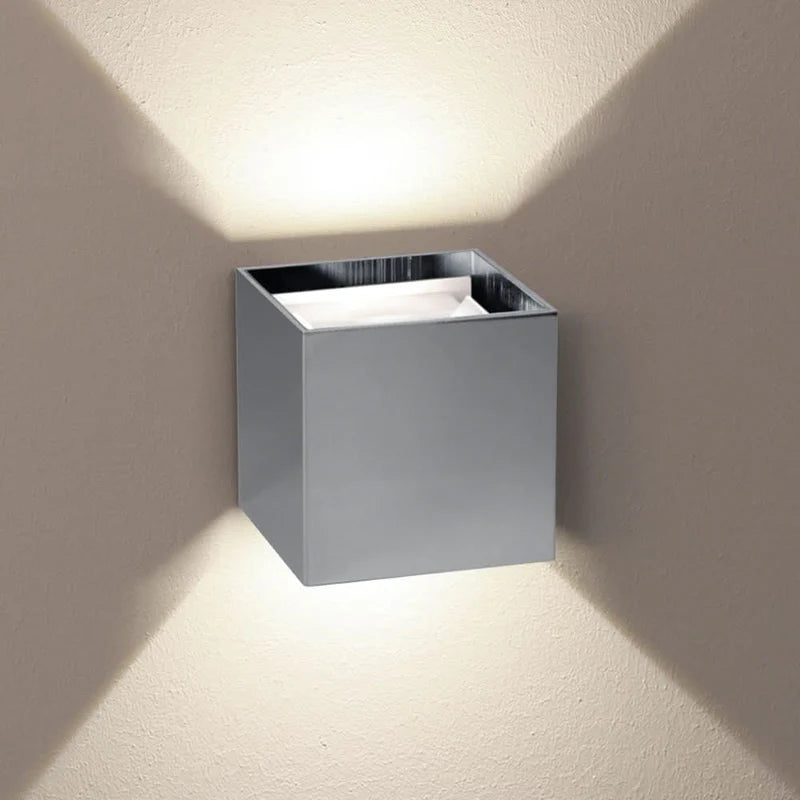 Ixa LED Wandleuchte verstellbare Winkel Innen & Aussen IP44