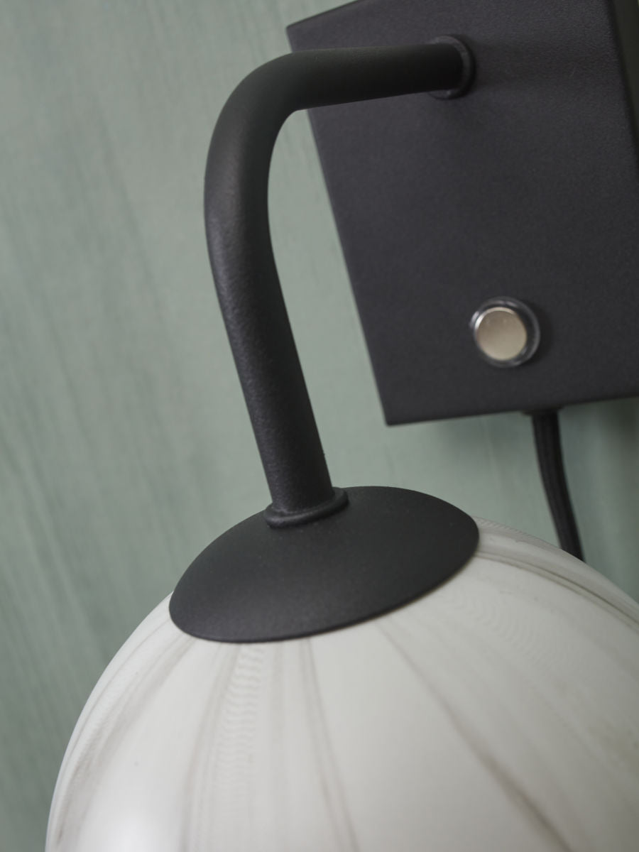 Wandleuchte Glas Eisen Carrara weisser Marmordruck schwarz