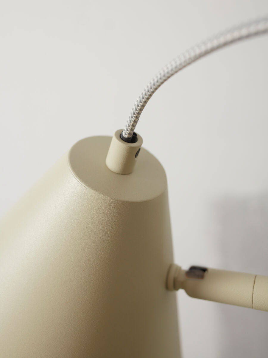 Stehleuchte Lissabon spitzer Schirm