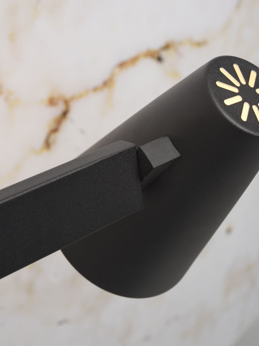 Biarritz Eisen Wandleuchte mit langem Arm Schwarz