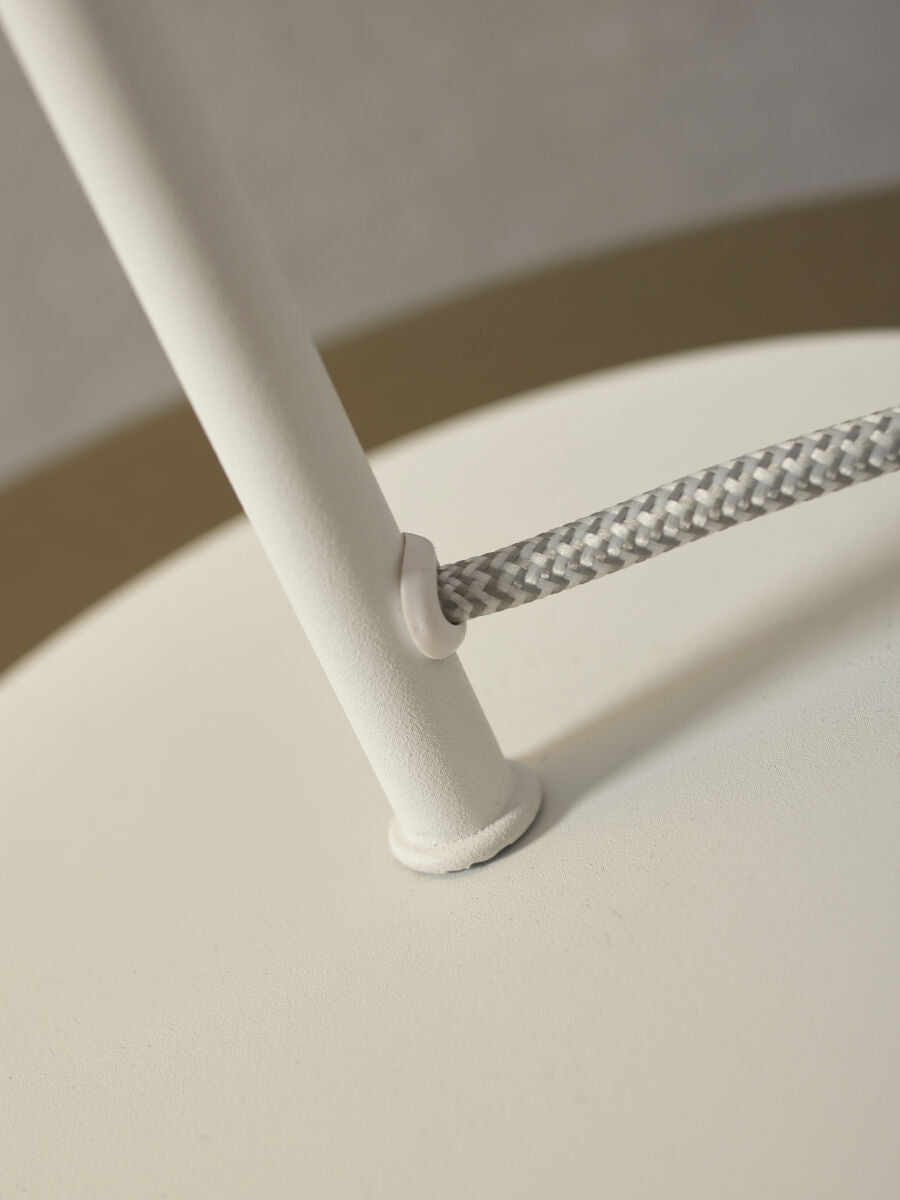 Tischleuchte Lissabon spitzer Schirm weiss